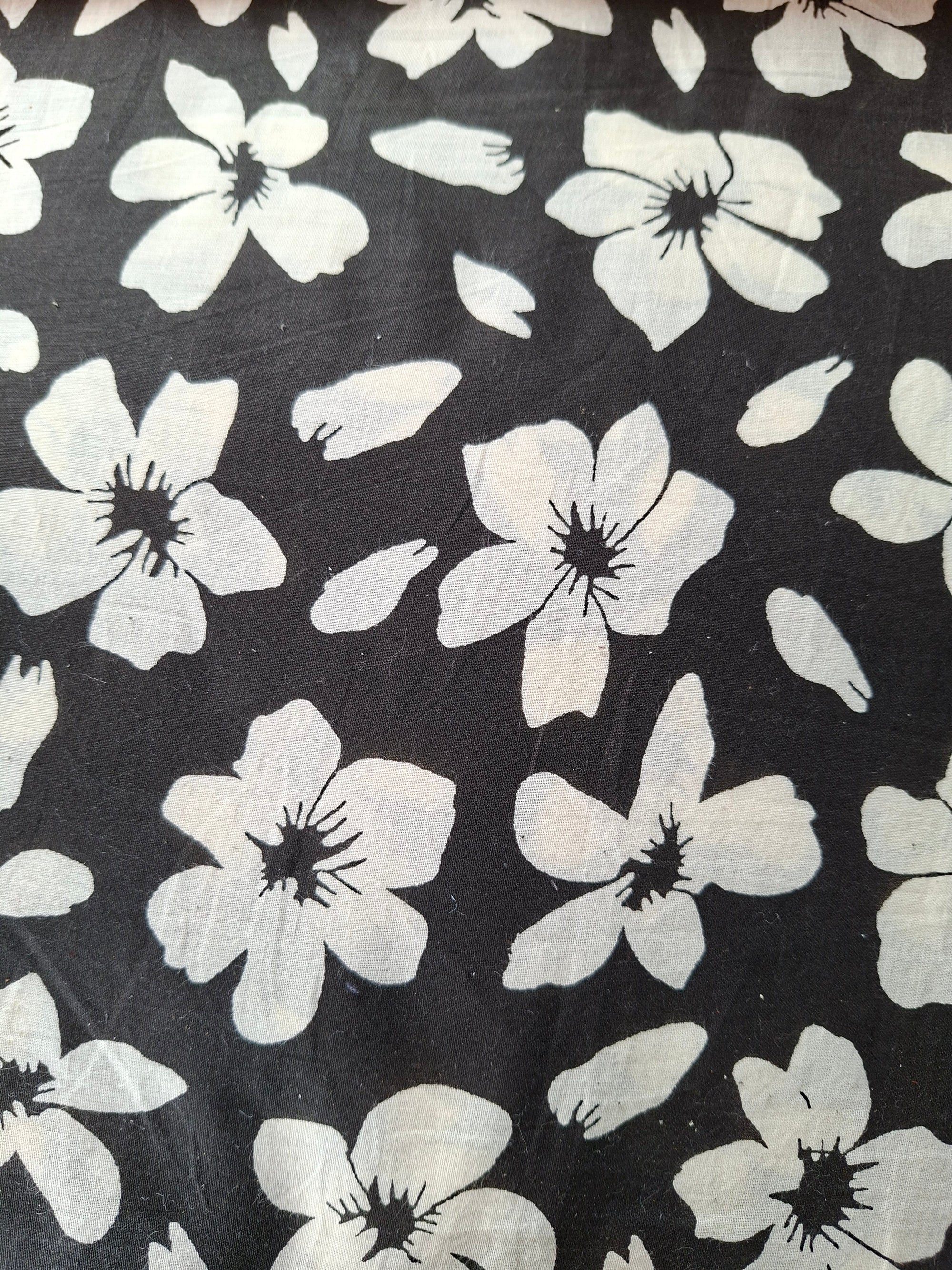 Cotton Unstitched Machine Print suits with high quality fabric